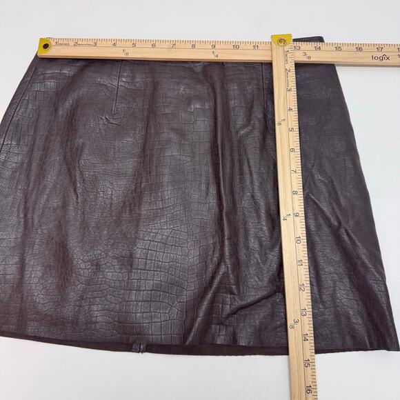 Vintage Express Brown Embossed Leather Mini Skirt sz 5/6 Retro Y2K Coquette Chic - Picture 5 of 7